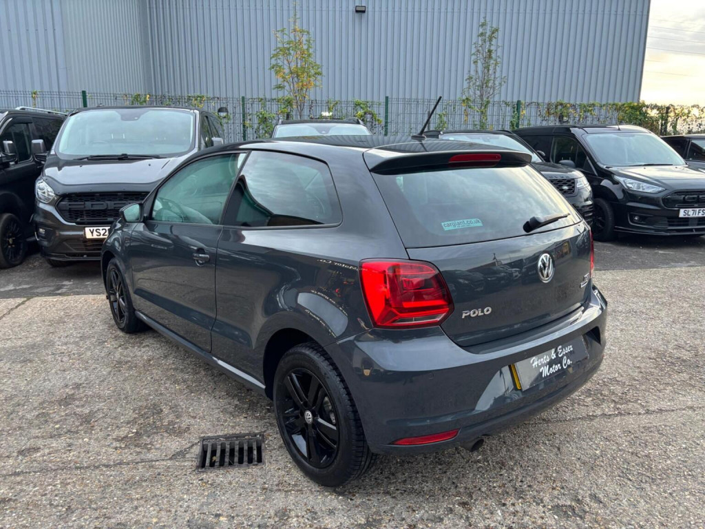 VOLKSWAGEN POLO