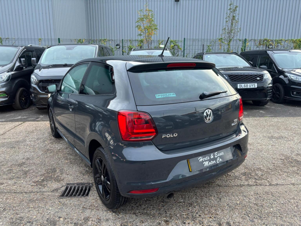 VOLKSWAGEN POLO