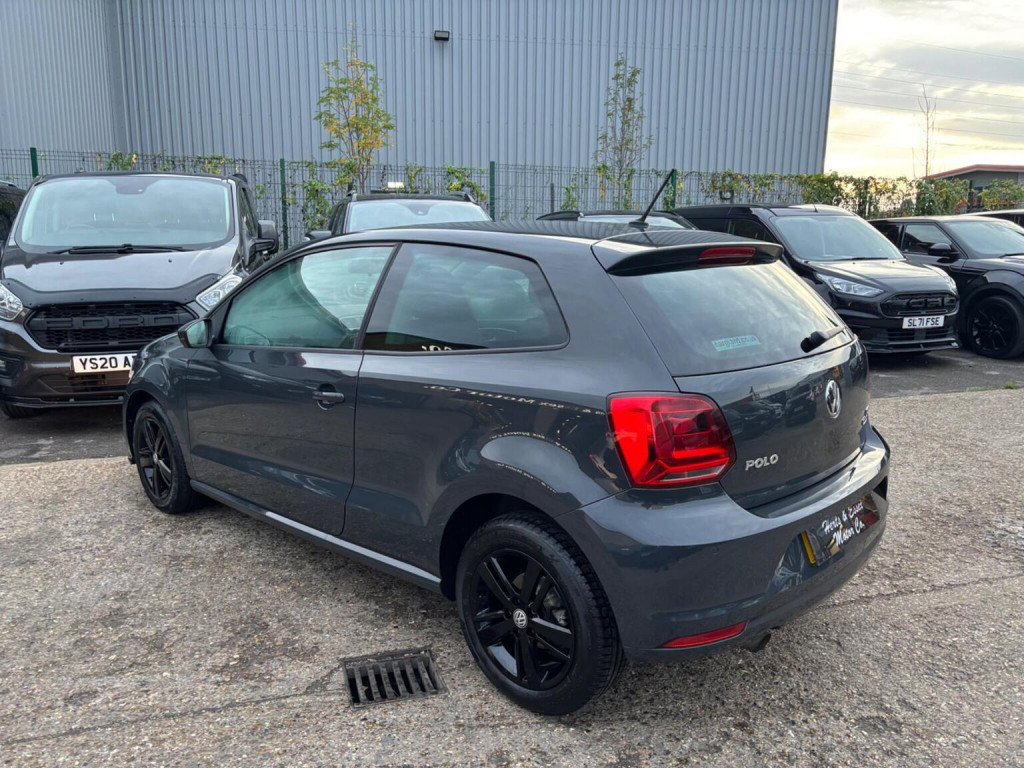 VOLKSWAGEN POLO