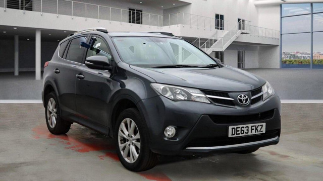 TOYOTA RAV4 2.2 D-4D Invincible 4WD Euro 5 5dr