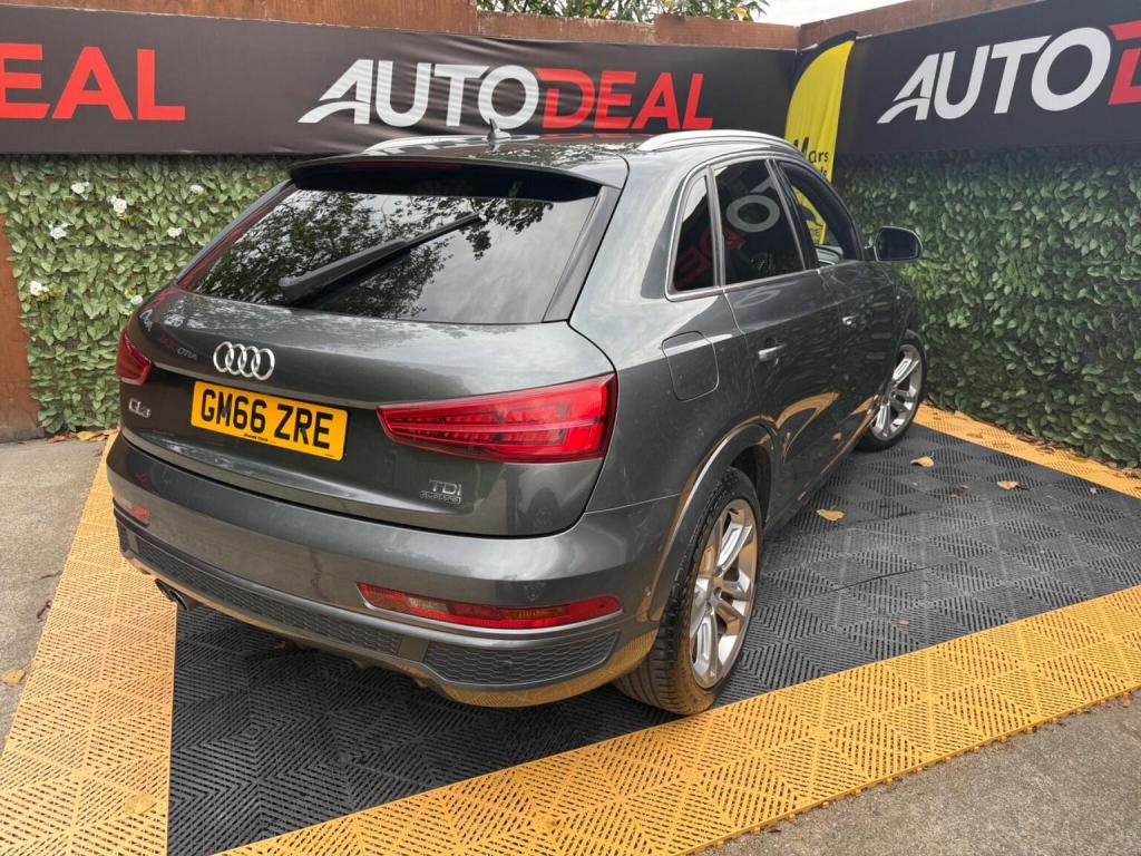 AUDI Q3