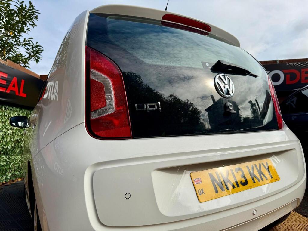 VOLKSWAGEN UP