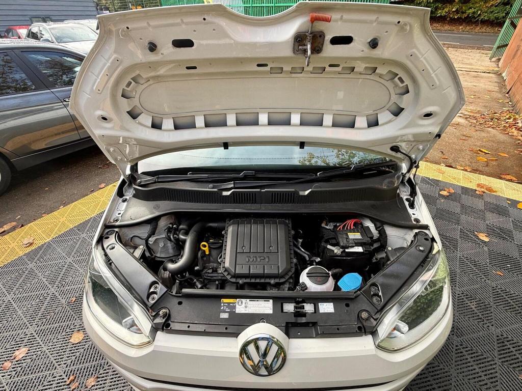 VOLKSWAGEN UP