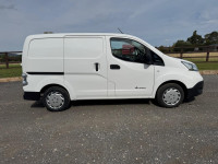 NISSAN E-NV200