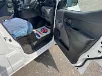NISSAN E-NV200