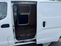 NISSAN E-NV200