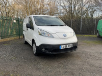 NISSAN E-NV200