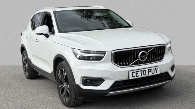 VOLVO XC40 2.0 Inscription B4 (197 hp) Auto