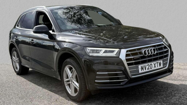 AUDI Q5 2.0 TDI 40 S line