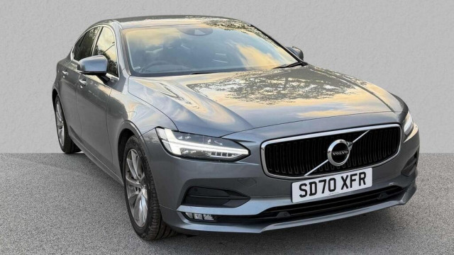 VOLVO S90 2.0 Momentum Plus T4