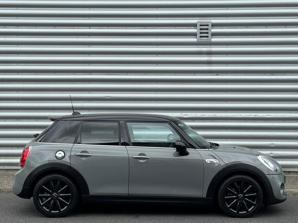 MINI HATCH