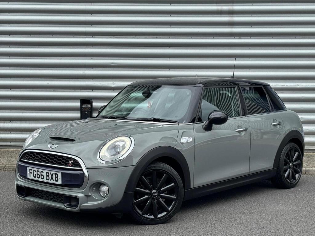 MINI HATCH