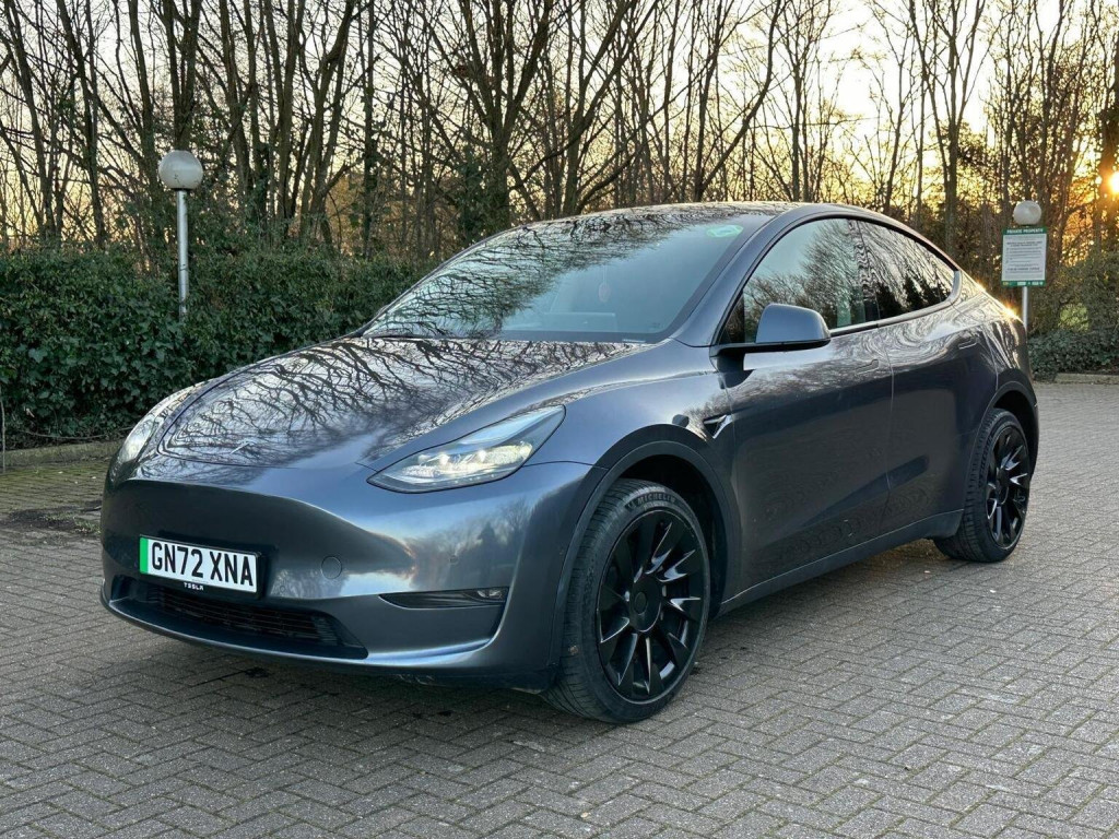 TESLA MODEL Y