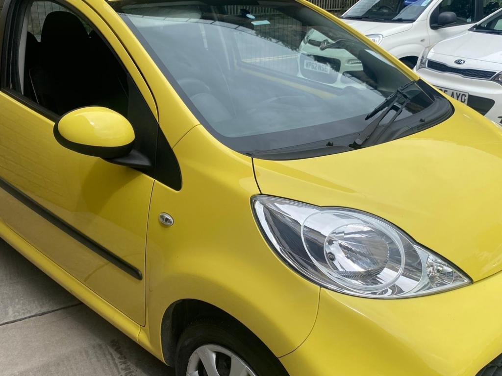 PEUGEOT 107