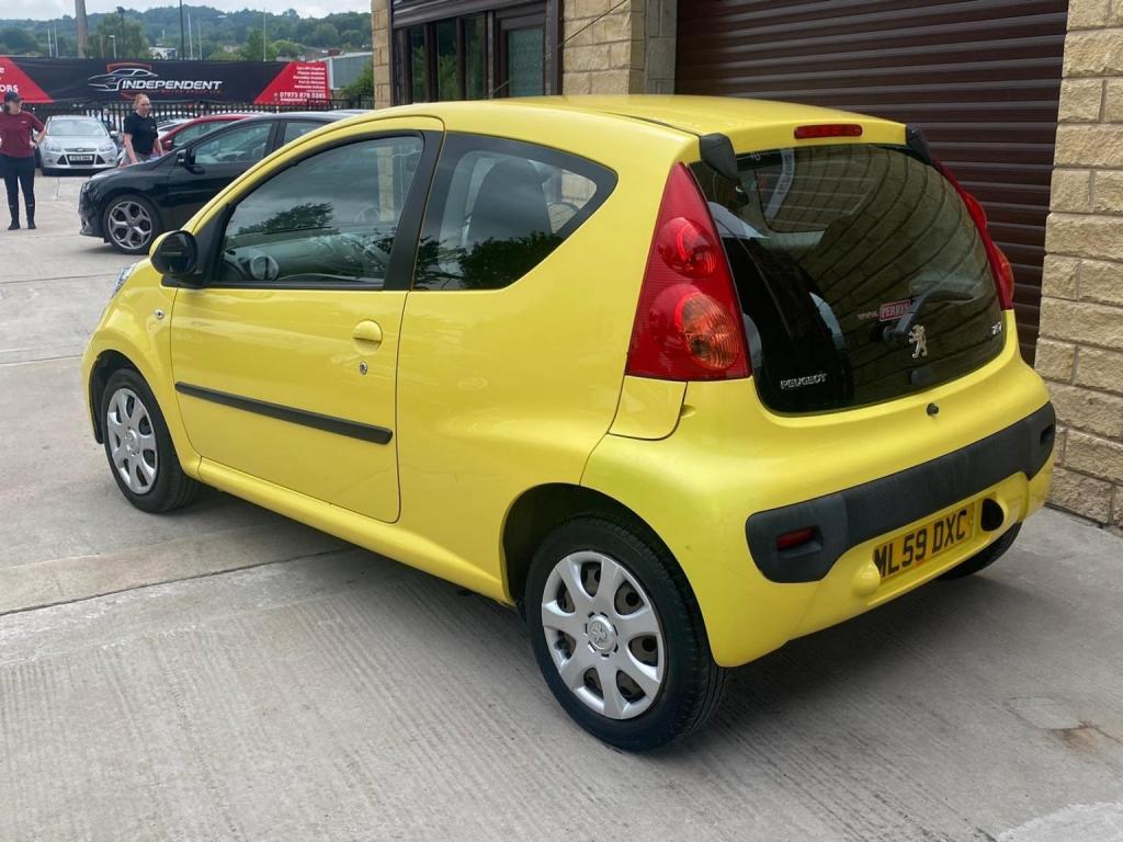 PEUGEOT 107