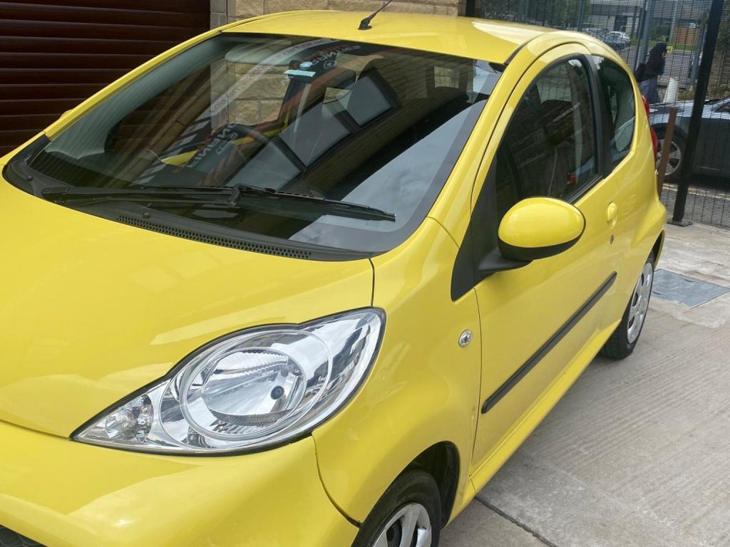 PEUGEOT 107