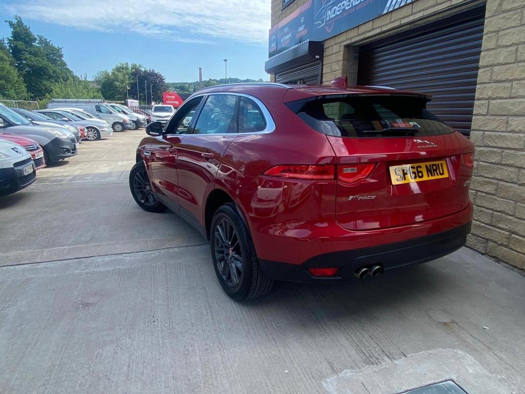 JAGUAR F-PACE