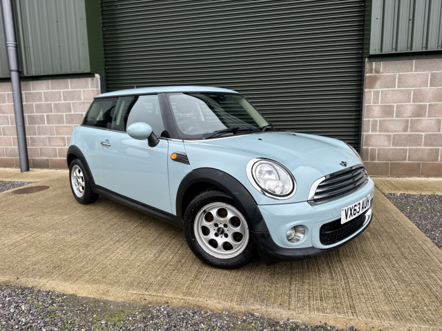 MINI HATCH