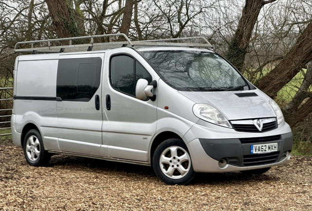 VAUXHALL VIVARO