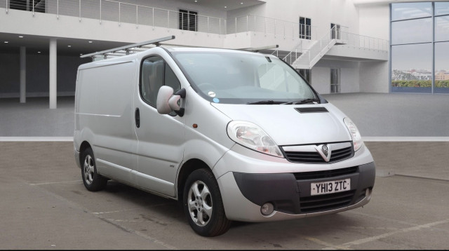 VAUXHALL VIVARO