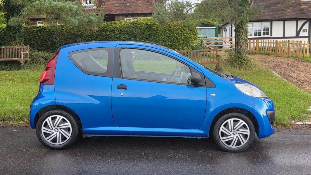 PEUGEOT 107