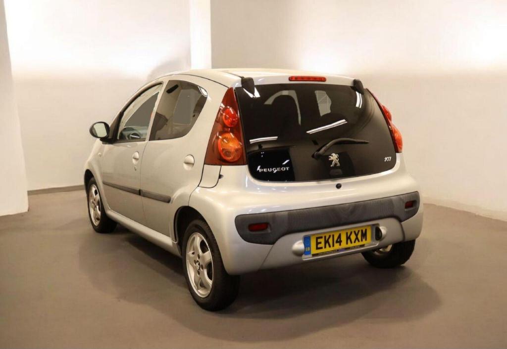 PEUGEOT 107