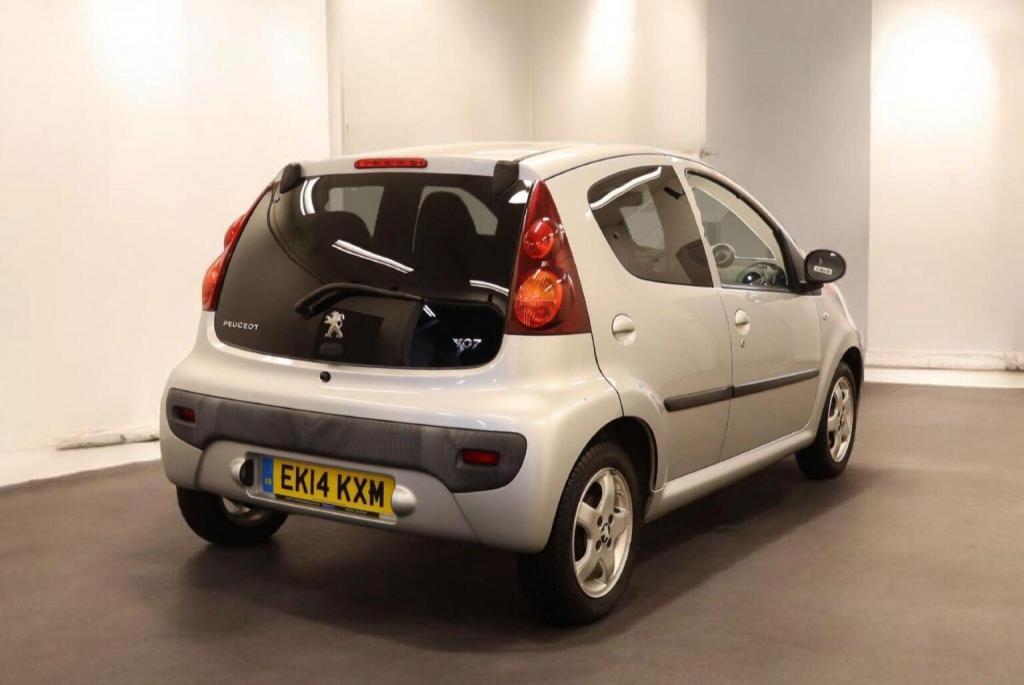 PEUGEOT 107