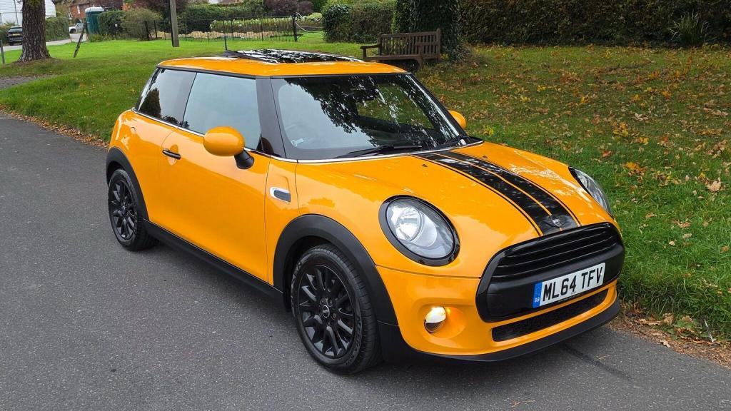 MINI HATCH