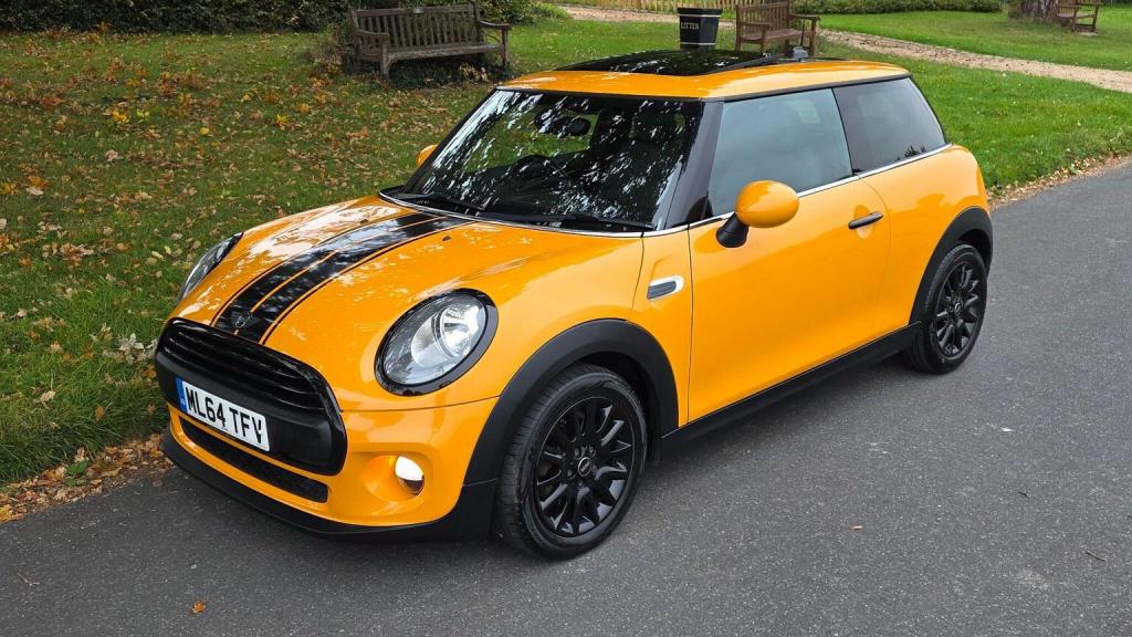 MINI HATCH