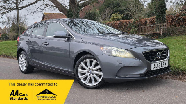 VOLVO V40 1.6 D2 SE Lux Euro 5 (s/s) 5dr