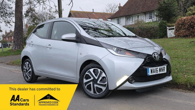 TOYOTA AYGO 1.0 VVT-i x-play Euro 6 5dr