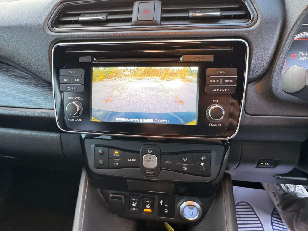 NISSAN LEAF