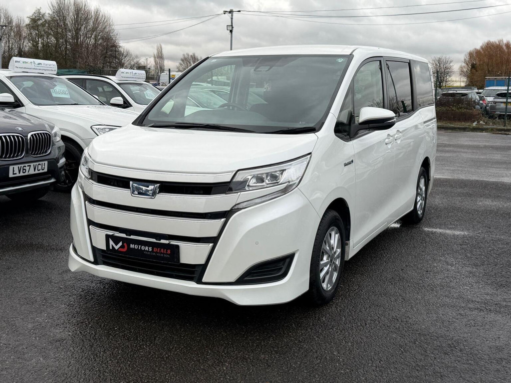 TOYOTA NOAH