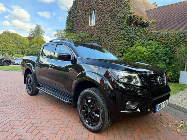 NISSAN NAVARA 2.3 dCi N-Guard