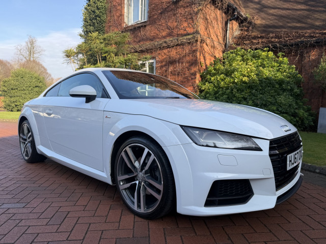 AUDI TT 1.8 TFSI S line