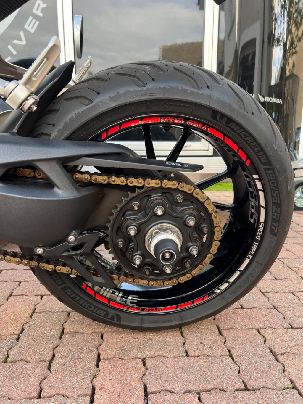 TRIUMPH SPEED TRIPLE 1200