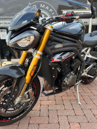 TRIUMPH SPEED TRIPLE 1200