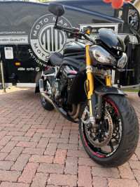 TRIUMPH SPEED TRIPLE 1200