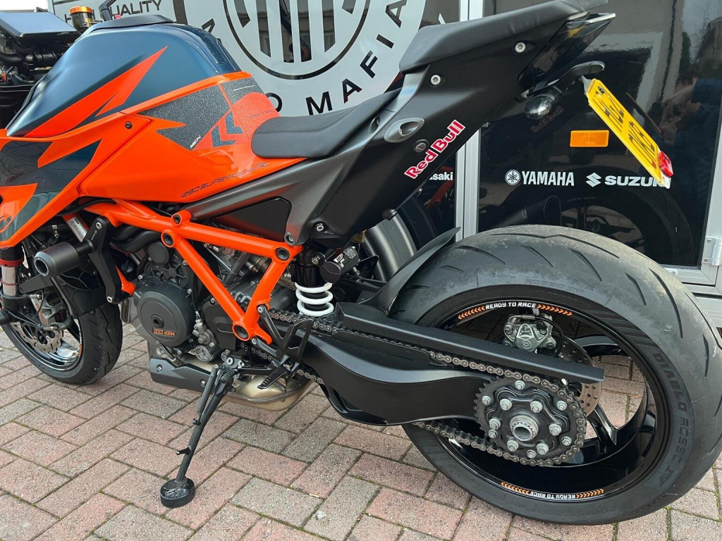 KTM 1290 SUPER DUKE R