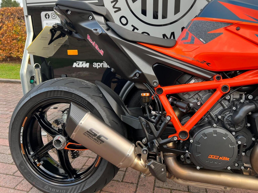 KTM 1290 SUPER DUKE R