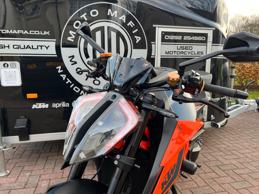 KTM 1290 SUPER DUKE R