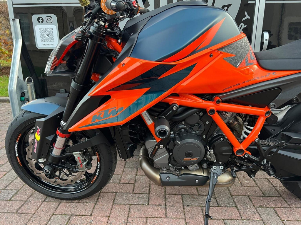 KTM 1290 SUPER DUKE R