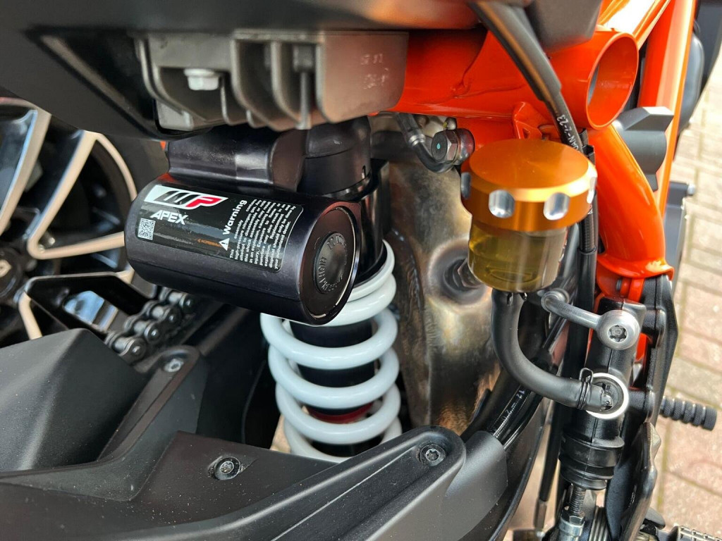 KTM 1290 SUPER DUKE R