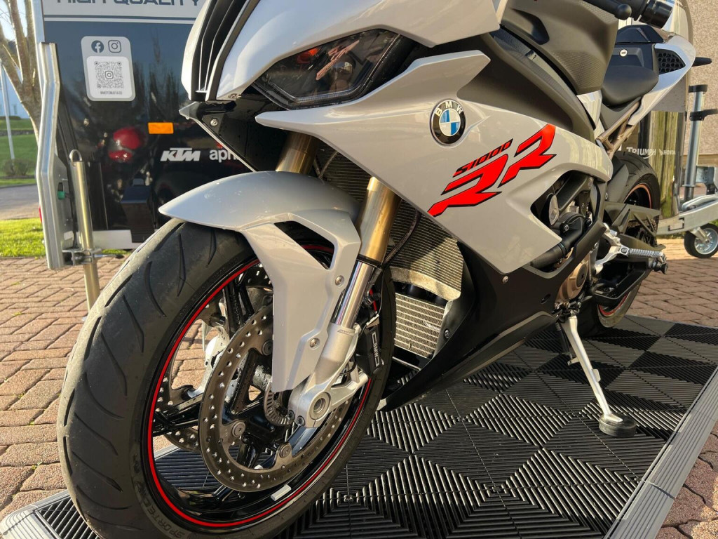 BMW S1000RR