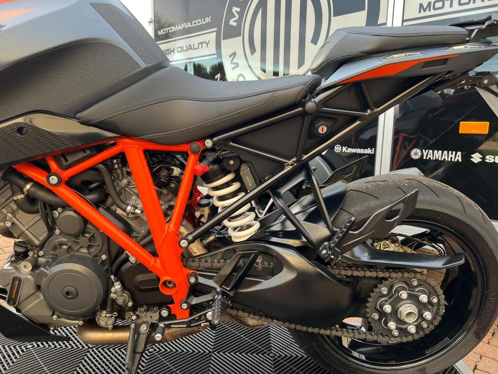 KTM 1290 SUPER DUKE GT