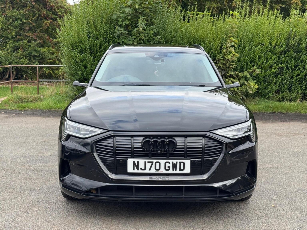 AUDI E-TRON