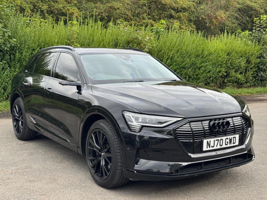 AUDI E-TRON