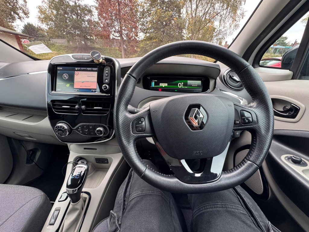 RENAULT ZOE
