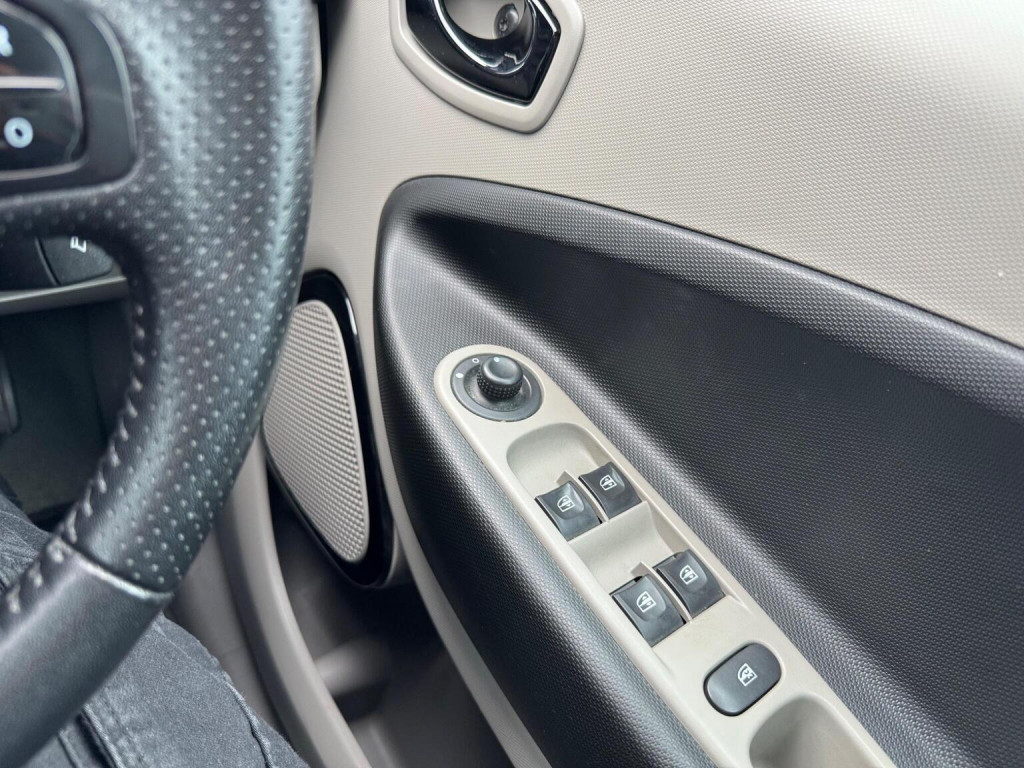 RENAULT ZOE