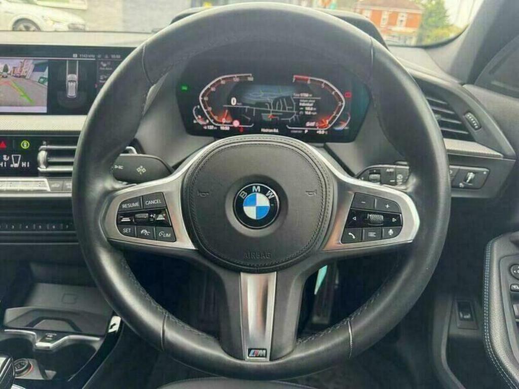 BMW 1 SERIES